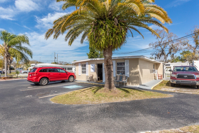 Tropic Breeze RV Resort
