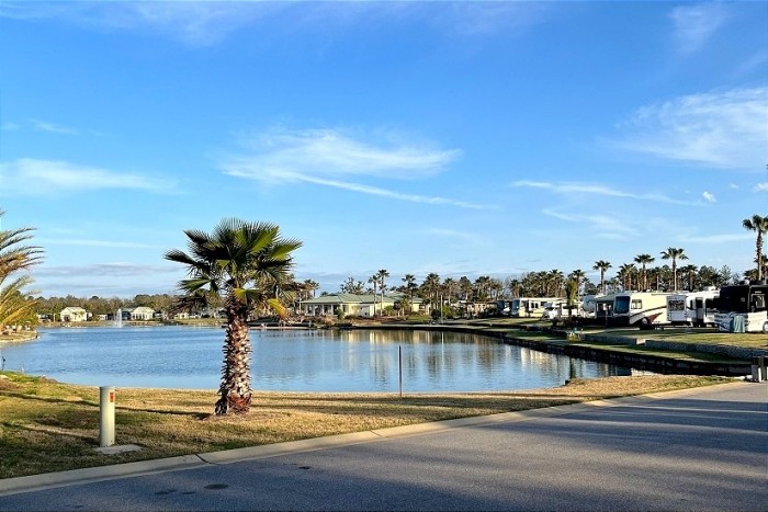 Lake Osprey RV Resort