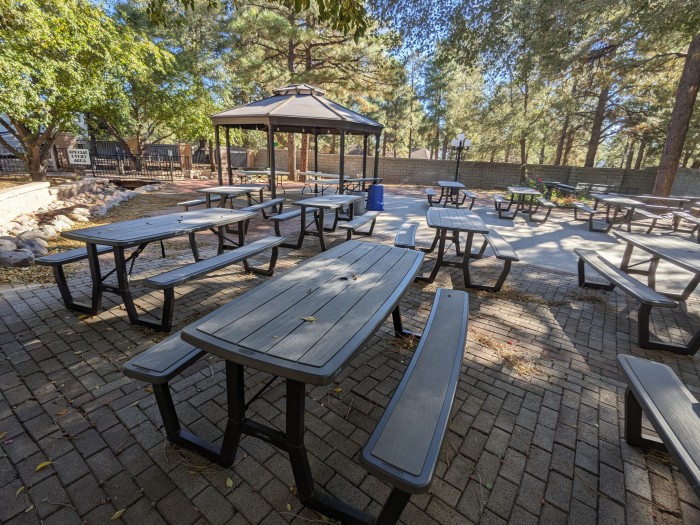 J & H RV Park