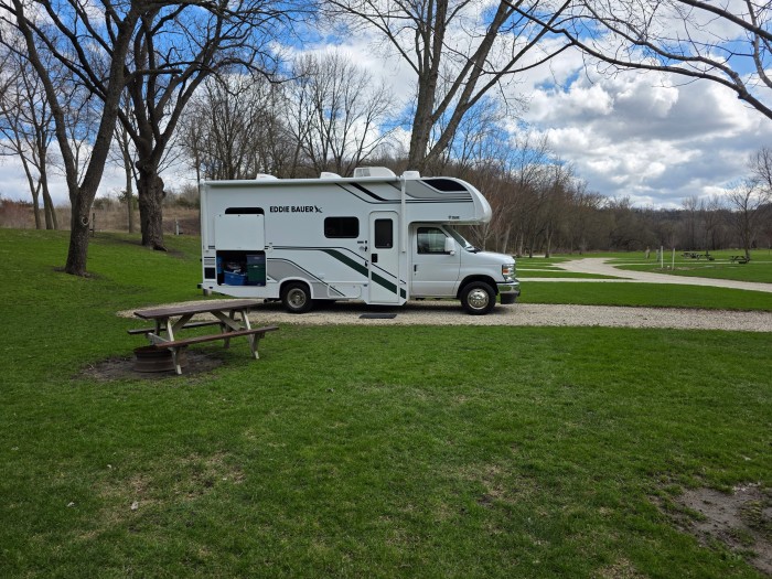 Eagle Cliff Campground & Lodging