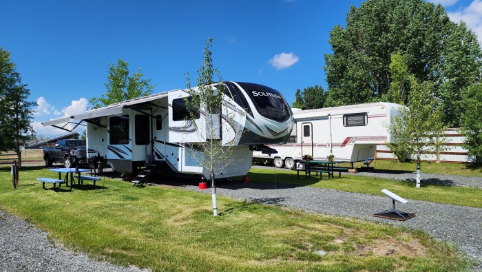 Three Forks Market & RV Park