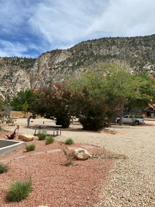 Cliffside Cabins and RV Park