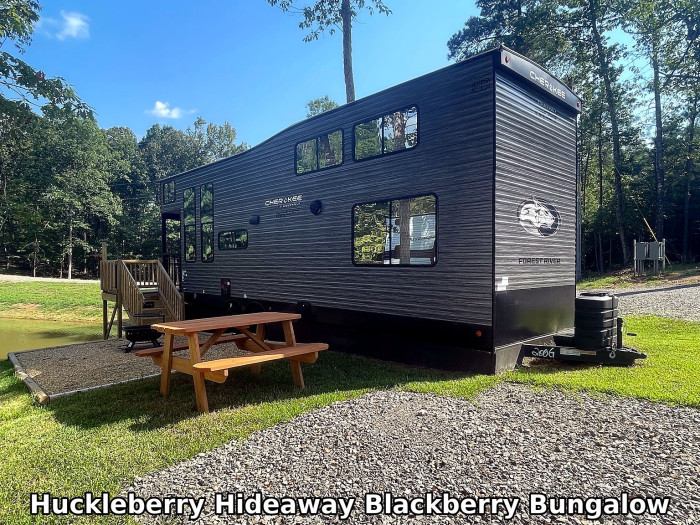 Huckleberry Hideaway Cabins & RV