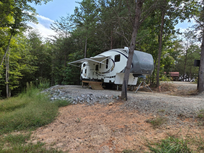 Peek of the Mountains Campground & RV Park