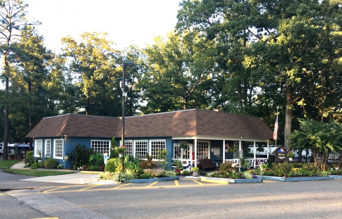Americamps RV Resort