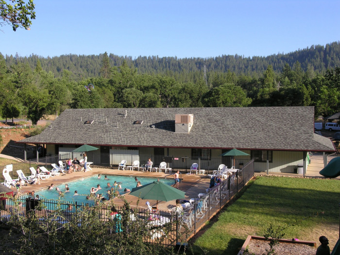Yosemite Pines RV Resort & Family Lodging