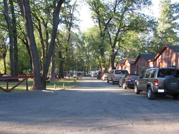 Lakeshore Inn & RV Park