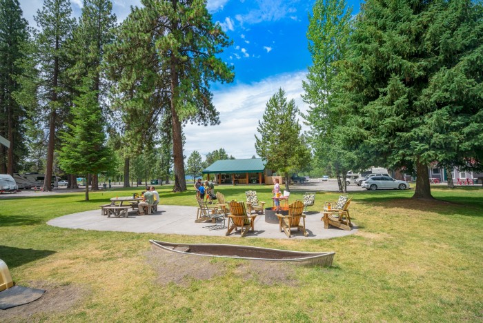 Crater Lake Resort