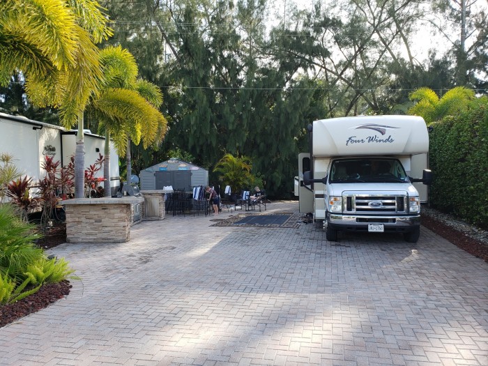 Holiday Cove RV Resort