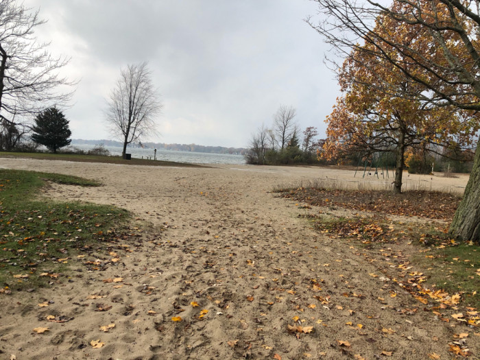 Yankee Springs Gun Lake – Modern