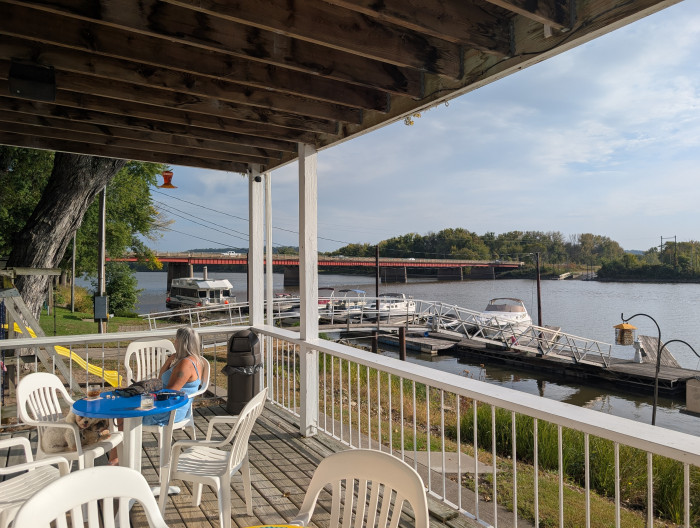 Mr-Sippi Yacht Brokerage Bar & Campground