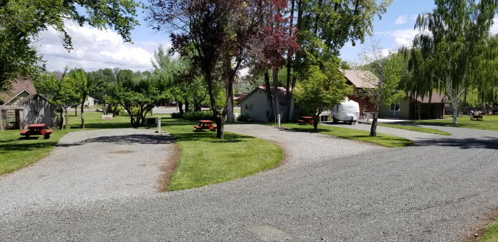 Fish House Inn and RV Park