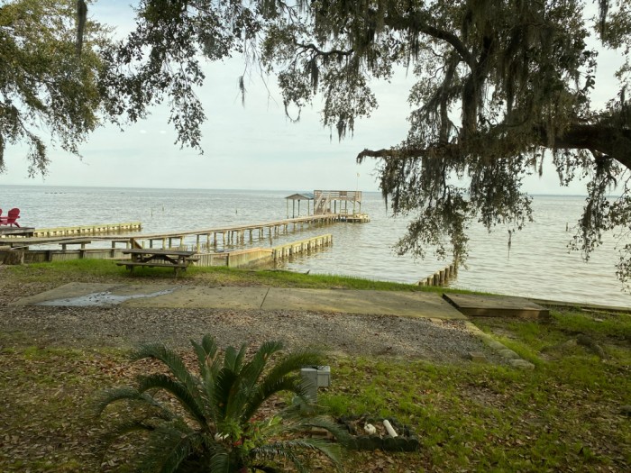 Bay Breeze RV On The Bay