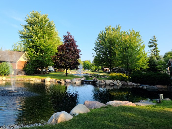 Hearthside Grove Motorcoach Resort